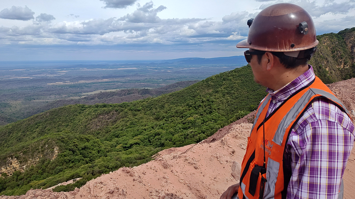 MOM Mining presentó un banco de compensación ambiental de 850 hectáreas de bosque nativo, un área que estaba habilitada para tala y que la empresa decidió comprar para preservarla. MOM Mining presentó un banco de compensación ambiental de 850 hectáreas de bosque nativo, un área que estaba habilitada para tala y que la empresa decidió comprar para preservarla.