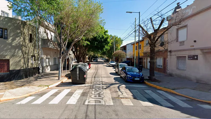 La mujer fue hallada sin vida en un domicilio de la calle Desaguadero al 2600 .