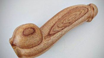 revuelo en redes por la compra de 10 mil penes de madera por parte del ministerio de salud