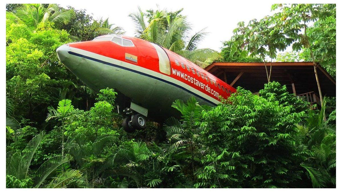 A hotel inside a plane? This accommodation in Costa Rica offers an experience that looks like a film