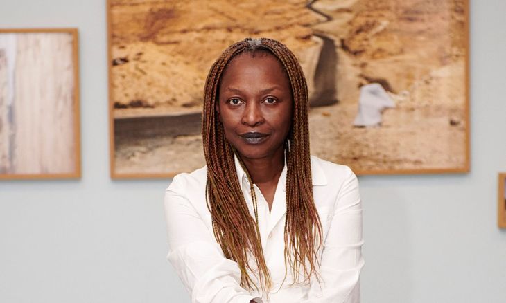 La artista camerunesa Koyo Kouh falleció en 2025 y dejó un legado que se verá en la Bienal 2026 de Venecia. La artista camerunesa Koyo Kouh falleció en 2025 y dejó un legado que se verá en la Bienal 2026 de Venecia.