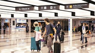 Expectativa. La apertura de fronteras pone fin a más de un año y medio de restricciones que provocaron fuertes pérdidas económicas para el comercio. La hotelería y la gastronomía serán los sectores más beneficiados.