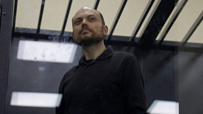 Murza sufre una enfermedad nerviosa desde que cayó gravemente enfermo en 2015 y 2017 por supuesto envenenamiento.&nbsp;