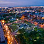 Monterrey, un centro económico de México. Monterrey, un centro económico de México.