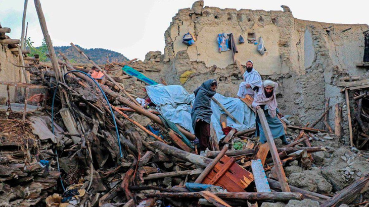 Rescue brigades of the Ministries of Defense, Interior and Public Health moved to the area to evacuate the injured by air. Rescue brigades of the Ministries of Defense, Interior and Public Health moved to the area to evacuate the injured by air.