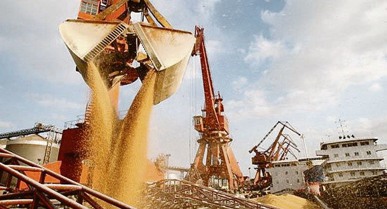 Exportaciones. El line up de harina de soja cayó un 32% respecto de la semana previa, hasta alcanzar 1 millón de toneladas. Exportaciones. El line up de harina de soja cayó un 32% respecto de la semana previa, hasta alcanzar 1 millón de toneladas.