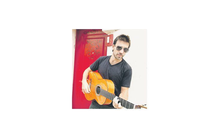 Para el guitarrista Rodrigo González, «los otros géneros son sólo herramientas que me sirven para incorporar al flamenco».