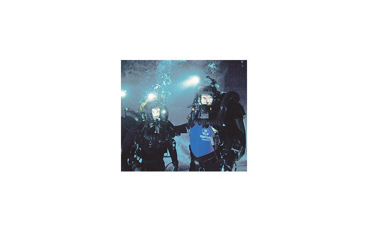 Pese a estar producida por James Cameron y hecha en 3D de buena calidad, «Sanctum» no es «Avatar», ni mucho menos.