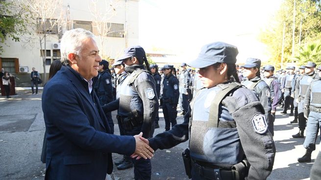 Alfredo Cornejo aumentó adicionales de la Policía.
