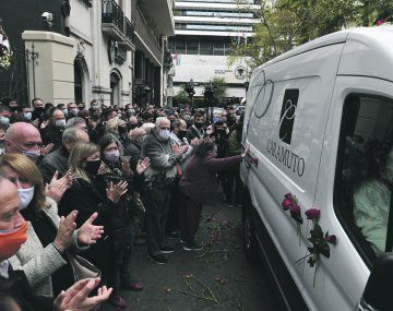 Respeto. Lifschitz recibió muestras de afecto en su despedida en Rosario. Enviaron mensajes de condolencias desde todo el arco político.