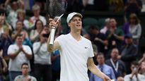 Sinner avanza sin complicaciones en Wimbledon.