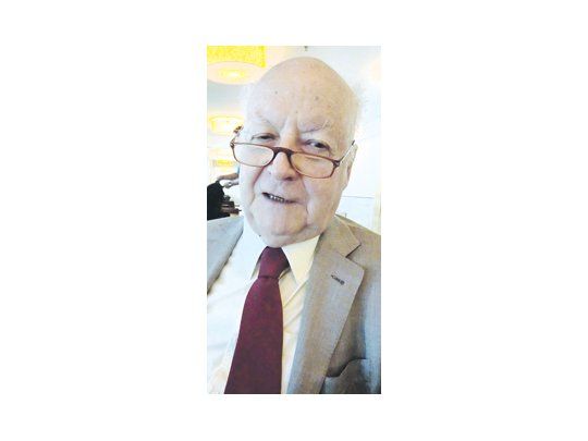 Jorge Edwards: «Cuando se tiene mi edad, estoy por cumplir apenas 80, hay que buscar maneras de escribir que se acomoden mucho a uno; no estar forzando mucho las cosas, porque si no, uno se aburre».