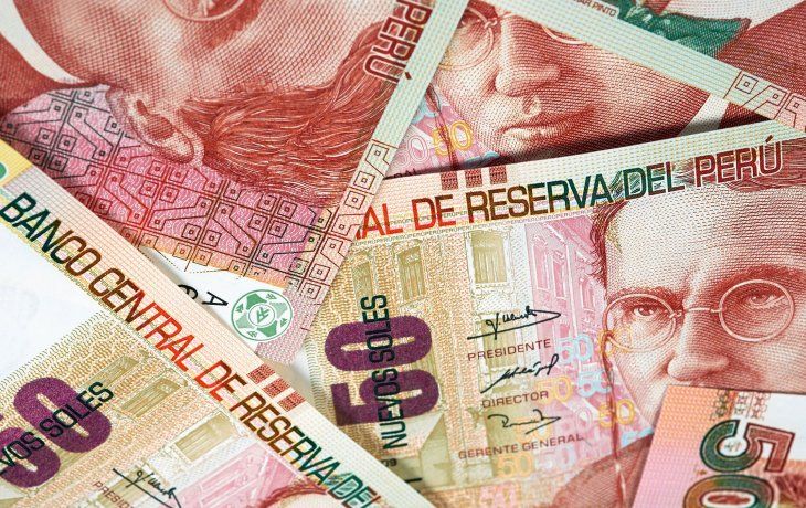 El sol bajaba un 1,3%, a 3,629/3,631 unidades por dólar, a un mínimo de 18 años.