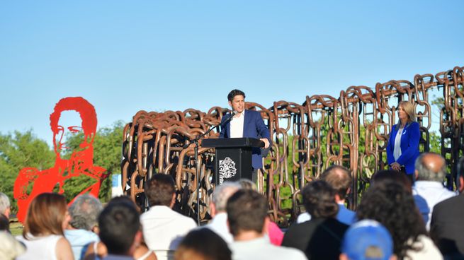 Axel Kicillof encabezó un acto por el Día de la Soberanía.
