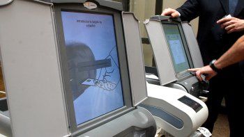 denuncian irregularidades en el voto electronico en neuquen