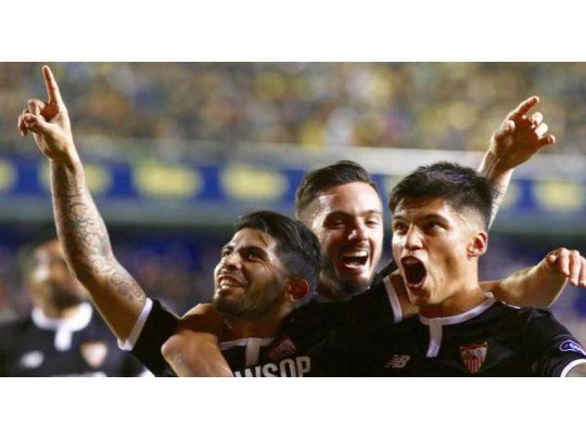 Sevilla remontó el resultado con goles de Vázquez y Banega.