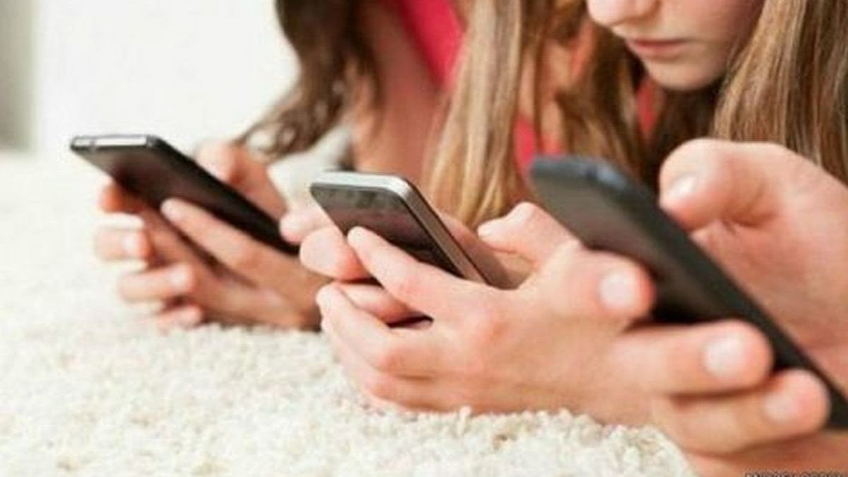 Un número creciente de países prohíbe las redes sociales a los menores.