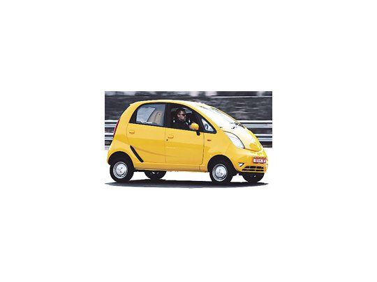 El Nano de la india Tata es el auto más barato del mundo. Otras marcas preparan modelos similares.