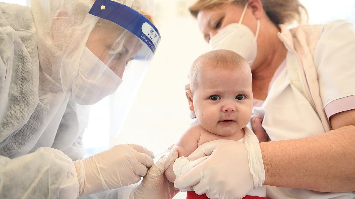 EEUU: autorizan vacunas contra el Covid-19 desde los 6 meses de vida