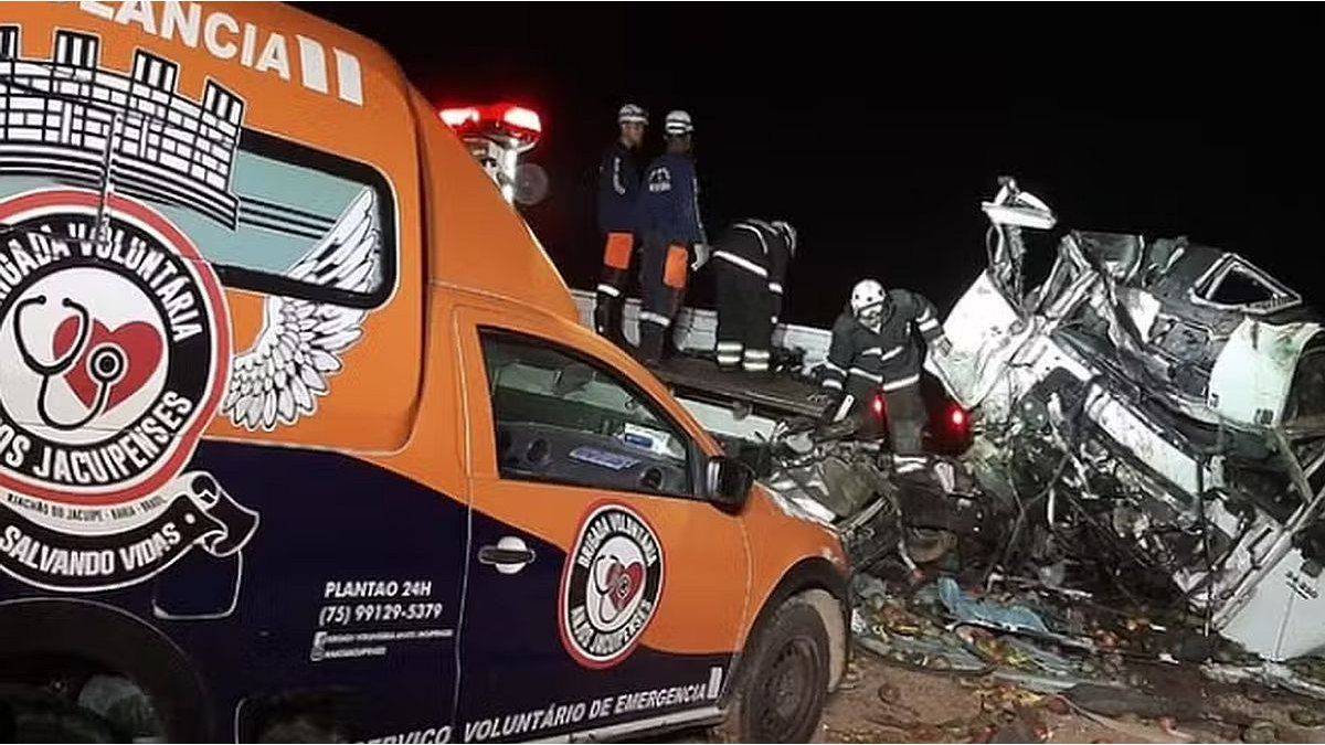 Tragedia en Brasil choque de micro con turistas y un camión dejó al