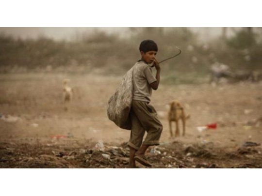 En el mundo, 662 millones de niños viven en la pobreza