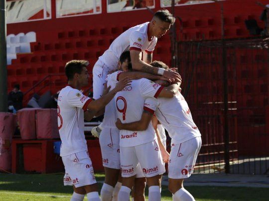 Huracán venció a Defensa y Justicia en el debut en la Liga Profesional.