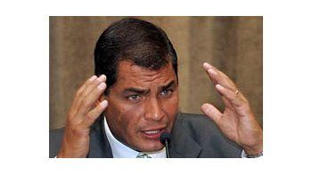 Correa descarta reanudar relaciones con Uribe pese a su gesto conciliador