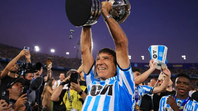 Costas, DT del Racing que renació en Sudamérica.