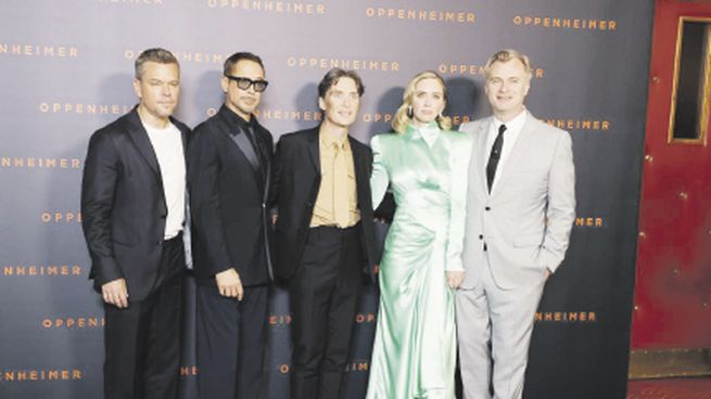 premiere francesa. Matt Damon, Robert Downey Jr., Cillian Murphy, Emily Blunt y Christopher Nolan.