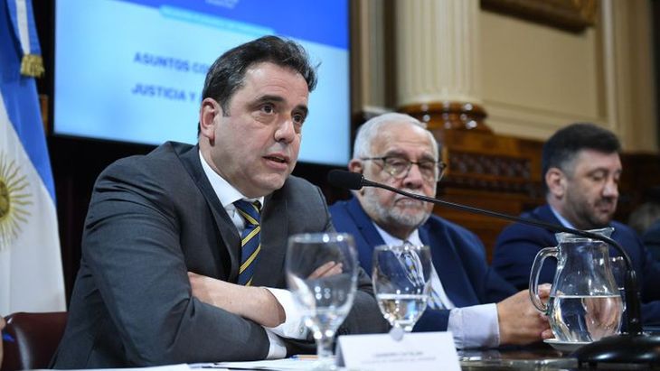 El vicejefe de Gabinete, Lisandro Catalán. 