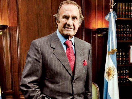 Los restos del senador fueron despedidos por sus familiares y un reducido grupo de allegados en una sala velatoria de Santa Fe﻿