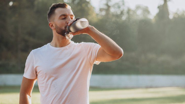 En el verano es importante tomar más agua que cuando las temperaturas son más bajas. En el verano es importante tomar más agua que cuando las temperaturas son más bajas.