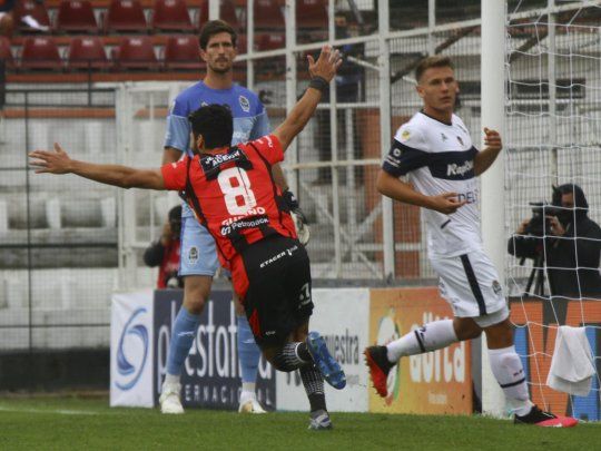 Patronato goleó a Gimnasia en la Copa de la Liga.