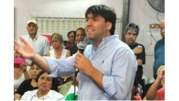 Diego Bossio durante una recorrida por José C. Paz.