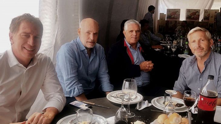 CUMBRE. Diego Santilli, Horacio Rodríguez Larreta, Ricardo López Murphy y Rogelio Frigerio armaron minicumbre en el VIP de Borsolino para mostrar unidad, sin tomar en cuenta el enojo de Patricia Bullrich.