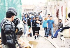 Tensión e incidentes en el desalojo de calle en Retiro (foto 1)