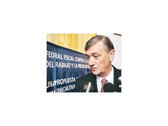 En simultáneo, el gobernador anunció un plan paraampliar la base de grandes contribuyentes de 3 mil a10 mil inscriptos.