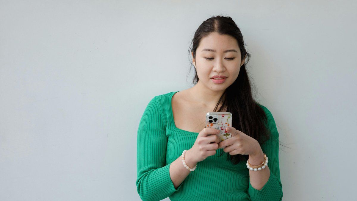 What does it mean to dress with green color, depending on colorimetry