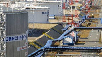 rusia prohibe la venta de petroleo a los paises que le pongan tope de precio