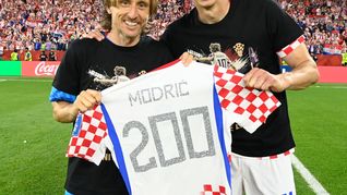 Modric ingresó a un selecto grupo de jugadores que superaron las 200 apariciones con su selección. Modric ingresó a un selecto grupo de jugadores que superaron las 200 apariciones con su selección.