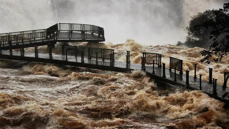 Las autoridades retirarán parte de la infraestructura metálica del circuito para evitar daños por inundaciones. Las autoridades retirarán parte de la infraestructura metálica del circuito para evitar daños por inundaciones.