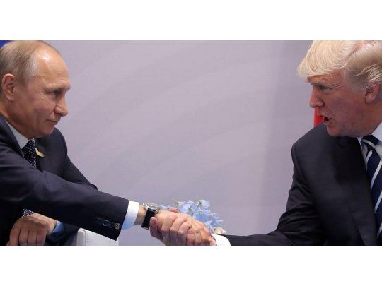 A días de cumbre Trump-Putin, acusan a 12 rusos de hackear comicios de EEUU