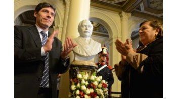 El jefe de Gabinete Juan Manuel Abal Medina junto a la dirigente radical María Luisa Storani.