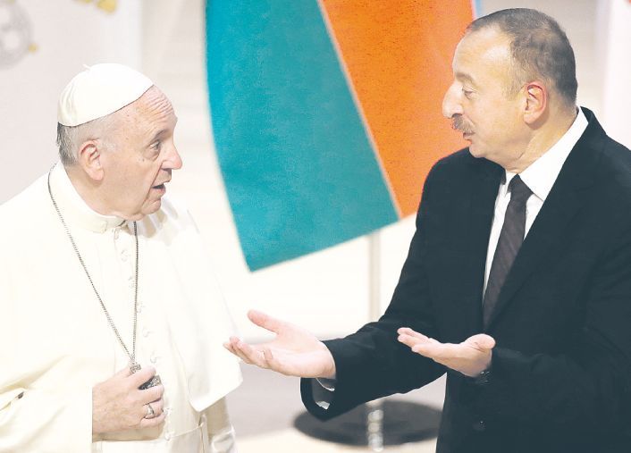 FRancisco. Tres días en Azerbaiyán, de mayoría musulmana, estuvo de visita el Papa. Coincidió con misión de legisladores argentinos.
