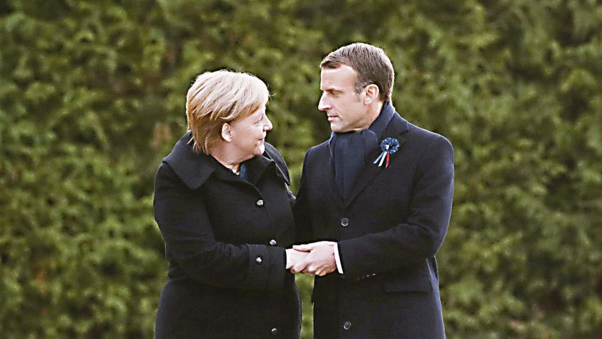 To applause and a relaxed atmosphere, Merkel made her last visit to France as German Chancellor To applause and a relaxed atmosphere, Merkel made her last visit to France as German Chancellor