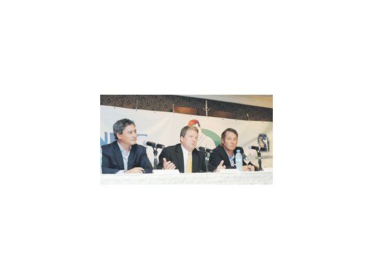 Carlos Martinangeli, Jack Warfield y Álvaro Canessa, en el lanzamiento del VIII Roberto De Vicenzo Invitational.