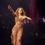 La llegada de Shakira forma parte de su gira mundial Las Mujeres Ya No Lloran World Tour, que coincide con los 30 años de su disco Pies descalzos. La llegada de Shakira forma parte de su gira mundial Las Mujeres Ya No Lloran World Tour, que coincide con los 30 años de su disco Pies descalzos.