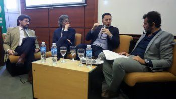 Tres expertos dialogaron sobre los desafíos y la necesidad de la aplicación de inteligencia artificial para las políticas públicas.