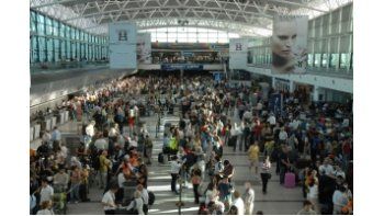 La llegada de turistas mermó 4,3% en julio