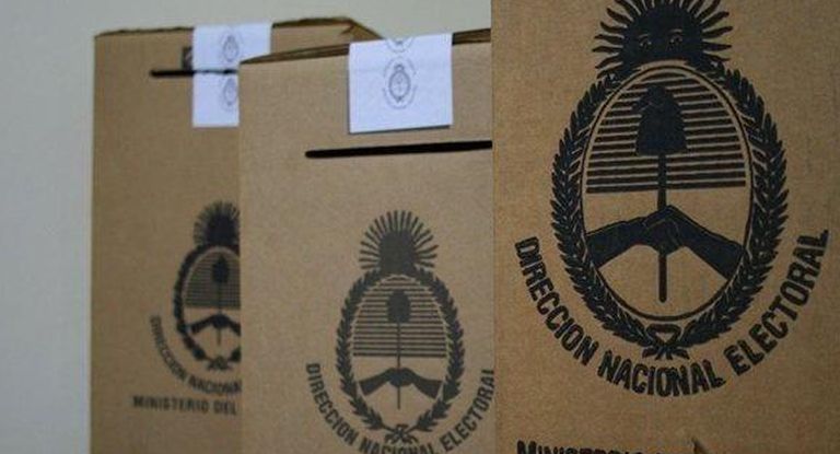 El Poder Ejecutivo Nacional distribuirá $ 81 millones en concepto "aporte de campaña" para las primarias abiertas, simultáneas y obligatorias (PASO) del 13 de agosto próximo y $ 162 millones para las fuerzas que compitan en los comicios generales del 22 de octubre.
